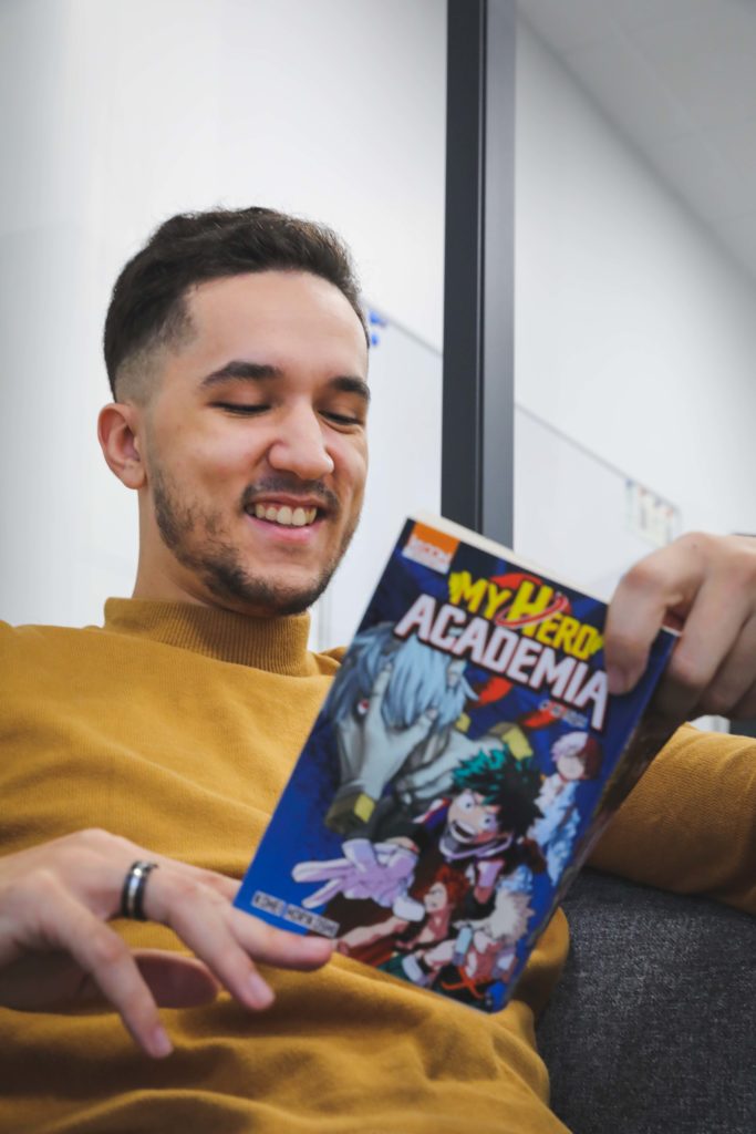 Karim aime beaucoup les mangas - Val d'Oise Communication