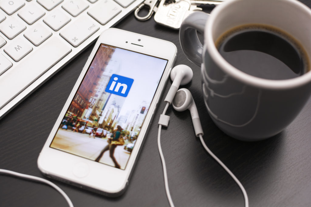 LinkedIn le réseau social professionnel présent aussi sur les téléphones